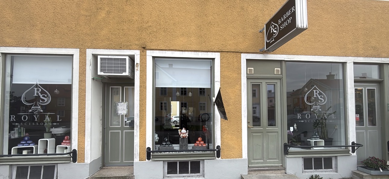 Bag drop-off at Royal scissors Kalmar , Kalmar